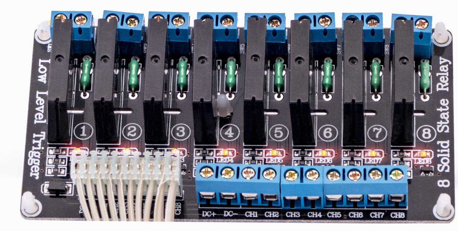 Leistungsplatine mit 8 OMRON Halbleiterrelais, zur Ansteuerung von 8 x 230V / AC